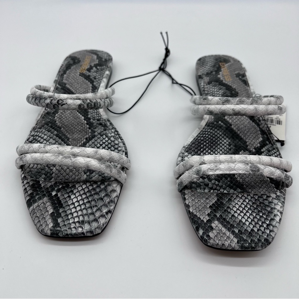 Express Women's Vegan Leather Black and Gray Snake Pattern Sandals-Size 9 - Picture 4 of 12